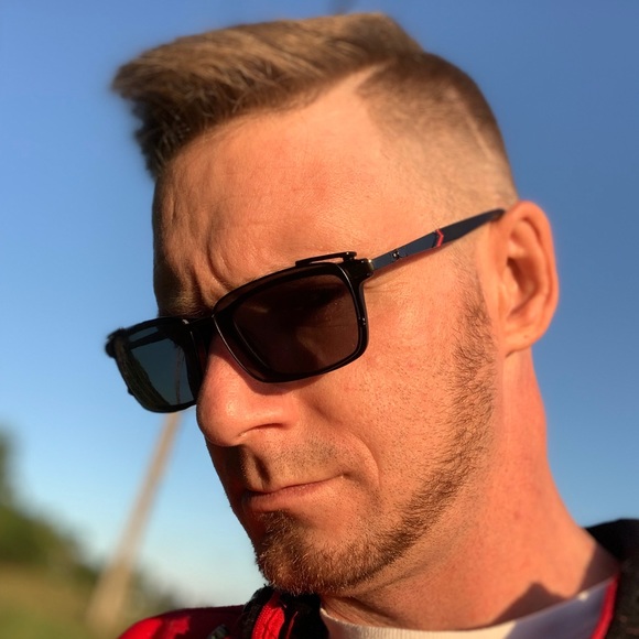 Meet your Posher, Darrell - Picture 1 of 1